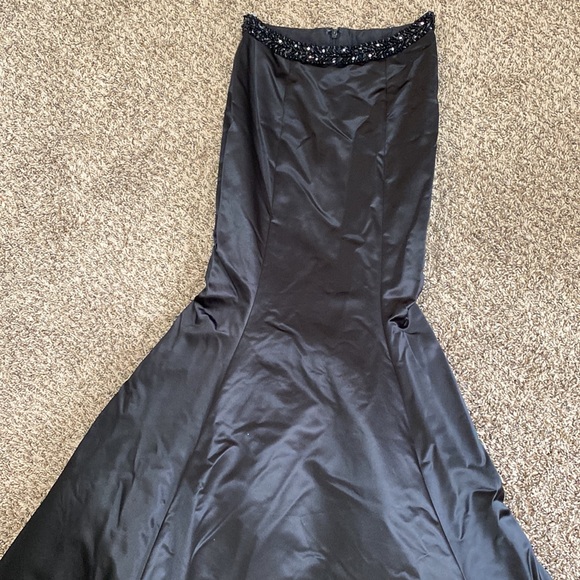 Sherri Hill Black Two Piece Gown - Picture 8 of 11